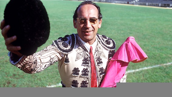 Max gets ready to offend a nation