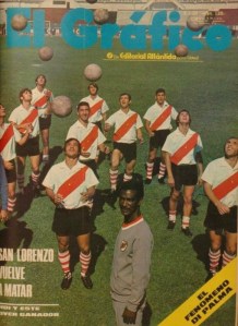 Didi with his River Plate players