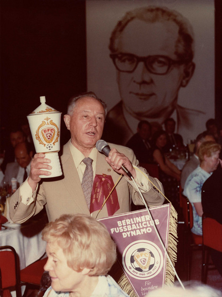 Erich Mielke makes a speech at a BFC Dynamo celebration dinner, 1982