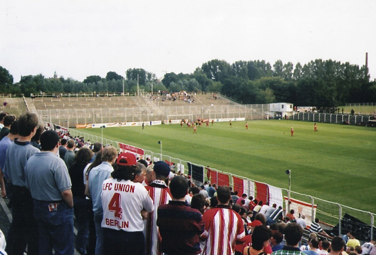 Union versus English club Wolverhampton Wolves at die Alte Försterei, July 1998 (photo - editor).