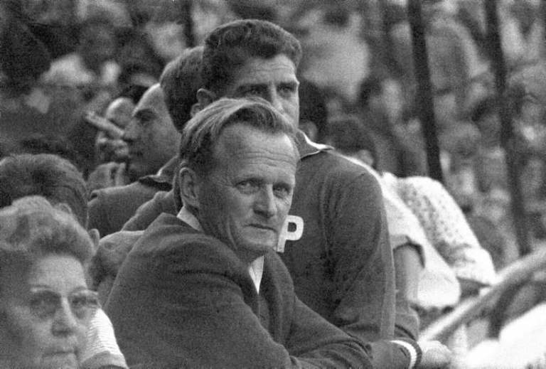 avt_coaches-euro_001-001